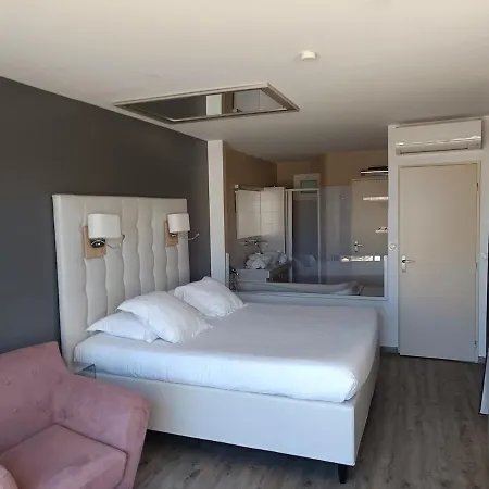 Le Jardin D'Eden An Exclusive Naturist Couples Retreat 1 * Agde